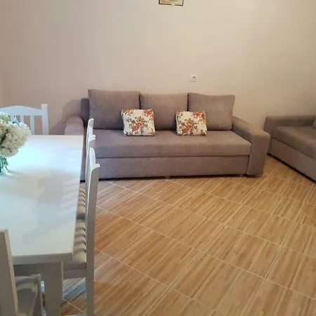 Shaha Apartament *