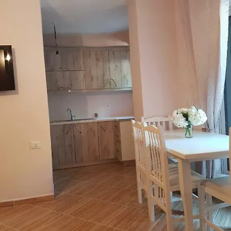 Shaha Apartament *